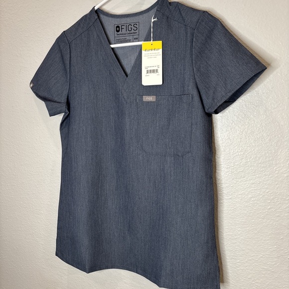 NWT Figs Catarina One-Pocket Top - Heather Denim,  Scrub - Size XXS - Picture 5 of 7